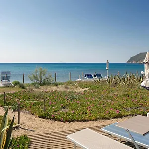 Il Giardino Di Sabbia , Lacona Italia